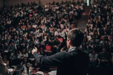 meningkatkan public speaking