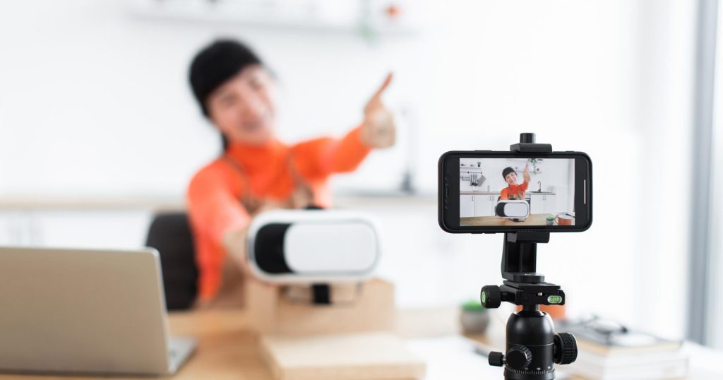 Jangan Salah Paham! Ini Bedanya Buzzer, Influencer, dan KOL